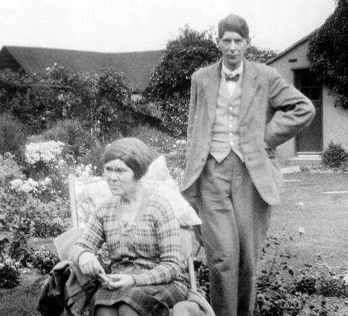 Dorothy Richardson with Alan Odle in Cornwall